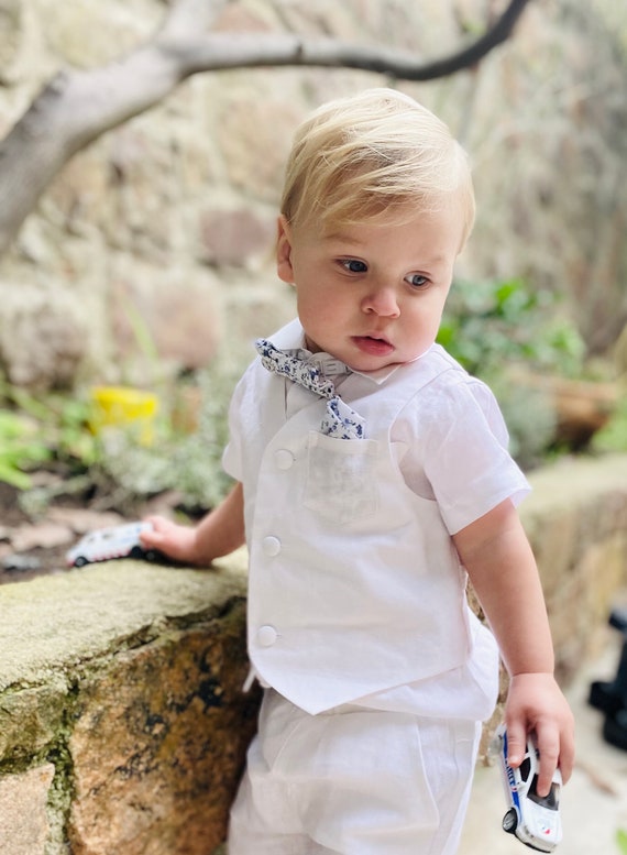 Traje de bautizo de lino de verano para niño con chaleco blanco, camisa,  pajarita y pantalón de tirantes de lino, chaqueta, gorro y zapatos bordados  opcionales -  México