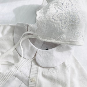 Bonnet/bonnet en broderie anglaise de dentelle blanche pour bébé pour baptême baptême image 8