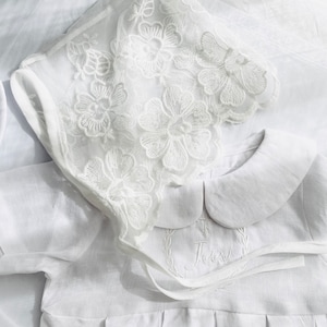 Bonnet/bonnet en broderie anglaise de dentelle blanche pour bébé pour baptême baptême image 6