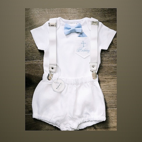 Conjunto de bautizo para bebe nino con bombacho de lino blanco tirantes pajarita de lino y body de algodon blanco. Gorra y zapatos opcionales. Etsy Mexico