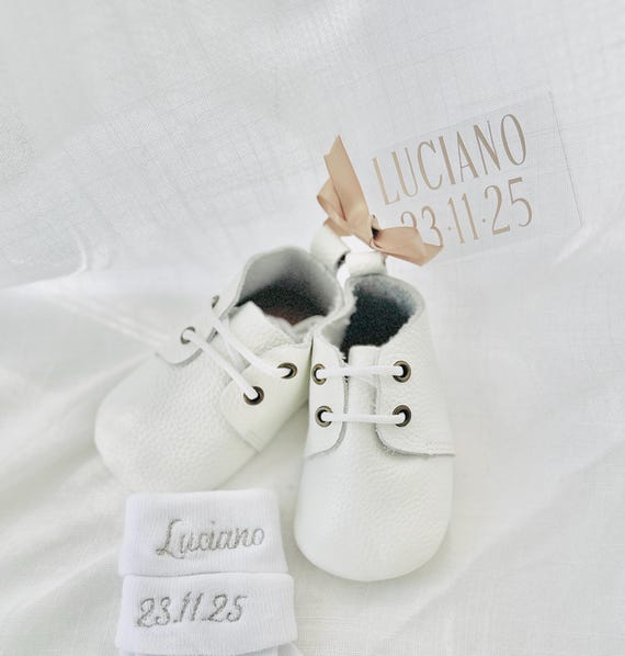 Chaussons De Baptême Brodés Taille 16 - Semelle Cuir, Neufs Avec étiquettes, Blanc
