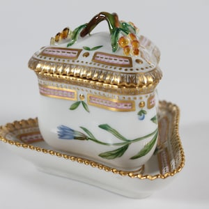 Royal Copenhagen Flora Danica Triagnular Creme Cup No. 20/3576. Hand-painted in Denmark with stamp from the period 1963-74