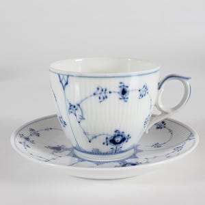 HUGE Royal Copenhagen Blue Fluted Plain Coffee Cup with Saucers no. 1/78 of Thin Porcelain. Hand-painted in Denmark in the Period 1955-74.