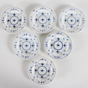 RARE Set of 6 Royal Copenhagen Blue Fluted Plain Musselmalet Antique Porcelain Side Plates. Hand-painted in Copenhagen Denmark ca. 1850-70.