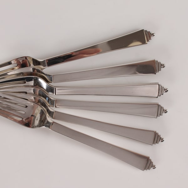 Danish Georg Jensen Art Deco Pyramid Sterling Silver Cutlery by Harald Nielsen 1927.  Lunch Forks 16 cm. Stamp from the period after 1945