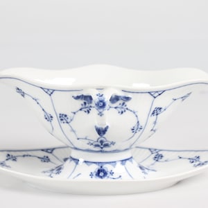 Royal Copenhagen Blue Fluted Plain Musselmalet. Oblong Sauce Boat no. 1/202 with Stamp from 1894-1922. Hand-painted in Copenhagen Denmark
