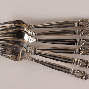 Danish Georg Jensen Art Nouveau Acorn Sterling Silver Cutlery by Johan Rode 1915. Lunch Forks 16.7 cm.  Stamp from the period after 1945