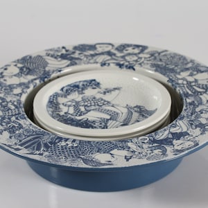 Large Bjørn Wiinblad Lunch Set Ø 38 cm &quot;Frokost i det grønne&quot;  Bowl + Six Lunch Plates no 3590  by Nymølle Denmark - Danish Mid-century