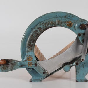 RAADVAD Petrol Blue Bread Slicer / Cutter - Vintage Danish Design Model  294 with great patina. Made in Danmark in the 1950s.