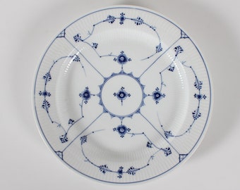 Royal Copenhagen Blue Fluted Plain Large Round Serving Platter no. 107. Stamp from the period 1898-1922 - Hand-painted in Copenhagen Denmark
