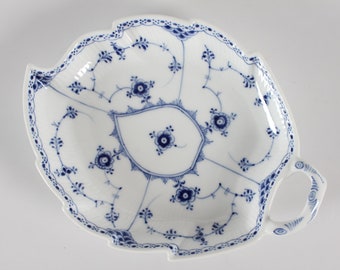 Royal Copenhagen Musselmalet Blue Fluted Half Lace Serving Platter/Dish no. 549 With Stamp from the Period 1923-34  Hand-painted in Denmark