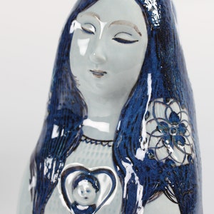 Aluminia / Royal Copenhagen. Young girl bust with boy child in her heart by Doreen Middelboe 312/3560. Made in denmark in the 1970s image 2