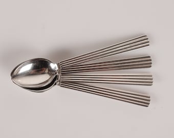 Danish Georg Jensen Art Deco Bernadotte Sterling Silver by Sigvard Bernadotte 1939. Teaspoons L. 12,5 cm. Stamp from the period after 1945