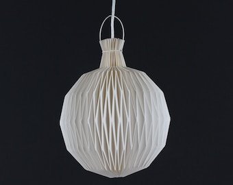 Le Klint Pendant 101 &quot;Frugtlygten&quot; Designed by Kaare Klint in 1944. This Classic Vintage Light was Made in Denmark in the 1980s