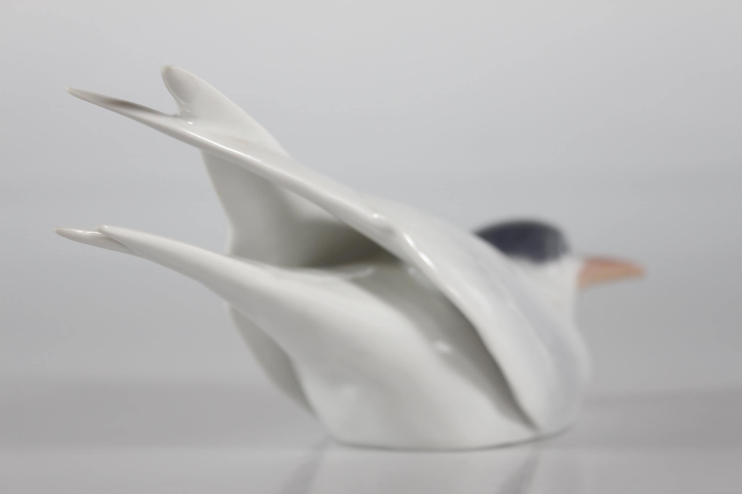 ロイヤル コペンハーゲンのアジサシ/カモメの置物 モデル番号 827