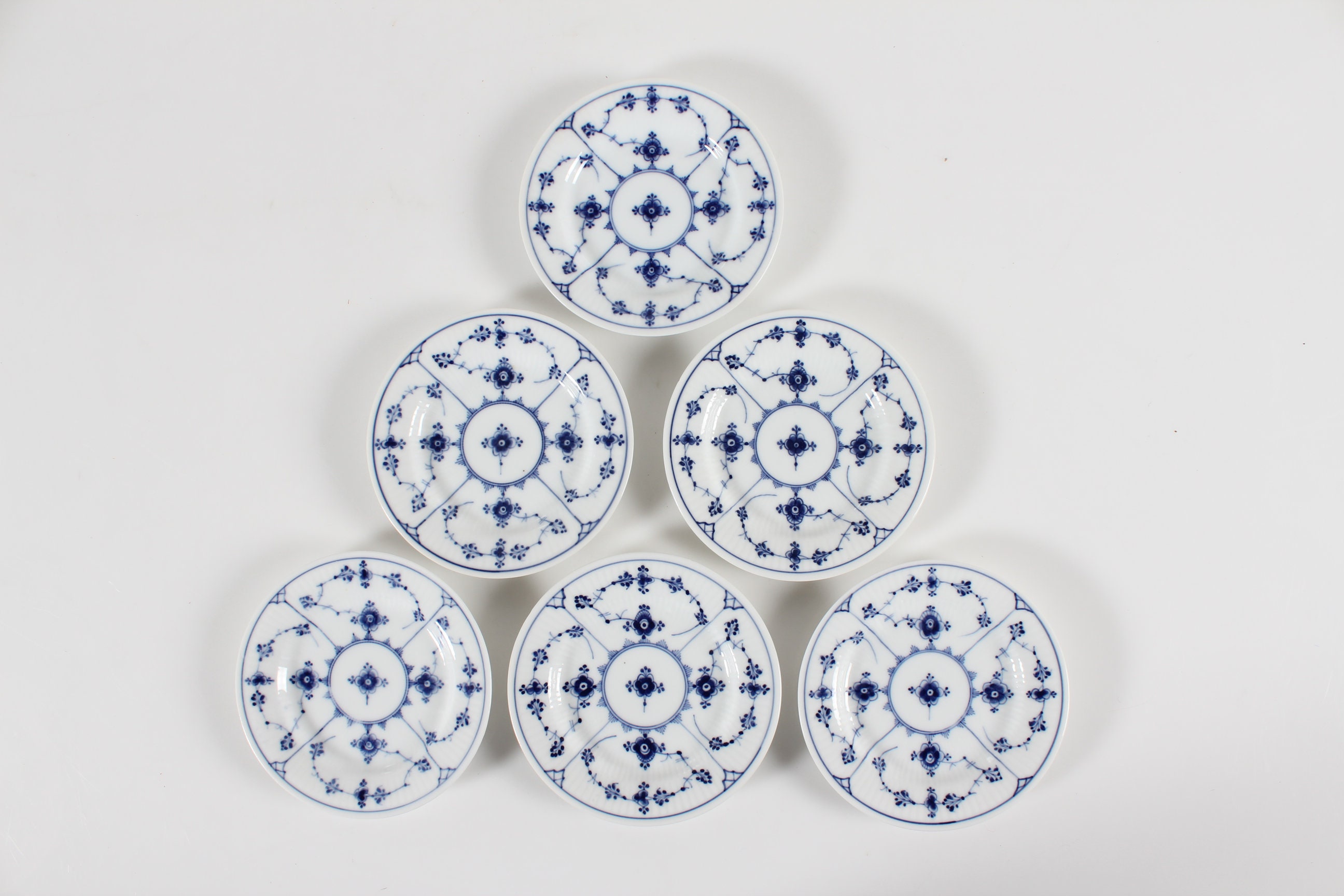 Royal Copenhagen Blue Fluted Plain Set of 6 Small Plates/cake