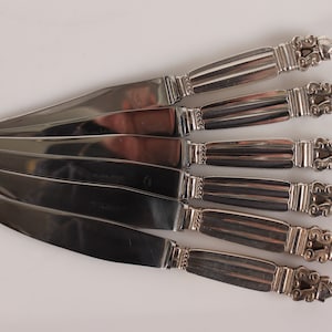 Danish Georg Jensen Art Nouveau Acorn Sterling Silver Cutlery by Johan Rode 1915. Dinner Knives 20.5 cm. Stamp from the period after 1945