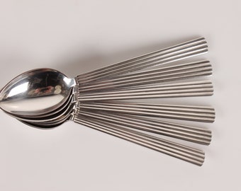 Danish Georg Jensen Art Deco Bernadotte Sterling Silver by Sigvard Bernadotte 1939. Soup Spoons L. 18,5 cm. Stamp from the period after 1945