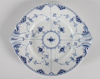 Royal Copenhagen Musselmalet Blue Fluted Half Lace Serving Platter/Dish no. 666. With Stamp from the Period 1923-34  Hand-painted in Denmark