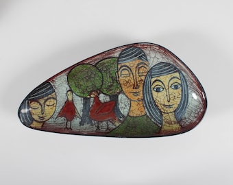 Marianne Starck for Michael Andersen MAS Oblong Ceramic Dish in Persia technique. Motif of Young People and Birds in a Park Denmark 1950s