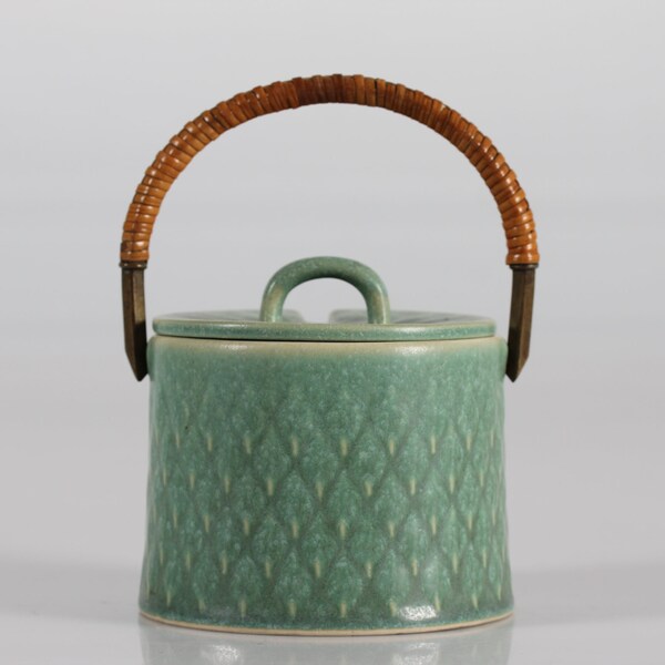 RARE - Presto! Jens Harald Quistgaard IHQ - RELIEF Jam Jar con Salt Green Glace e Rattan Handle di Kronjyden Danimarca - Metà secolo