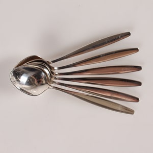 Danois Georg Jensen Cypres Sterling Silver par Tias Eckhoff conçu en 1952. Cuillères à café L 11 cm.