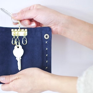 Suede 4-Key Case / Key Case / Leather / Key Holder / Key Pouch / Key Wallet / Key Case Holder / Suede Leather