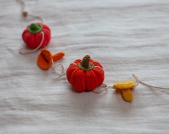 Crochet Pumpkin Mushroom Garland: Fall Halloween Decor