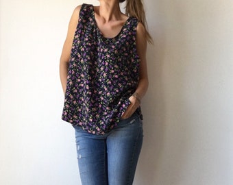 Vintage printed top, 80's sleeveless comfy blouse. One size.