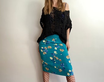 Vintage floral print pencil skirt for women. Fits best- M-L.