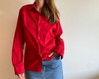 chemise rouge vintage, chemise texturée effet froissé.