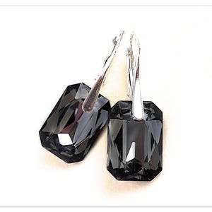 Silverörhängen med Swarovski-smaragdslipning i silver, svarta droppsmycken, flerfärgade geometriska örhängen, rektangulära smycken, present