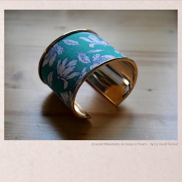 Bracelet Jonc Manchette tissus indien à fleurs vert d'eau et blanc