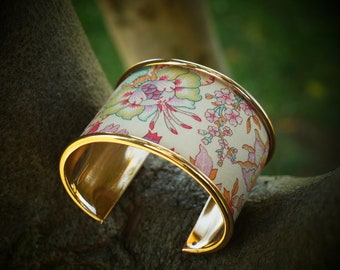 Cuff bracelet in Japanese fabrics • floral • pink and beige liberty style •