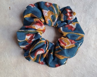 Collection: Indian colors - Scrunchie, small knot or Foulchie in blue cotton fabrics - floral pattern