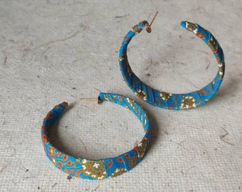 Boucles d’oreilles créoles Ethniques en Tissus Thaï Traditionnel Turquoise
