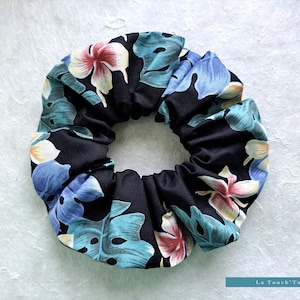 accessoires cheveux, cadeau femme, fête des mères, chouchou femme Scrunchie/ Chouchou en tissu en coton- motif fleurs Hibiscus d'Okinawa
