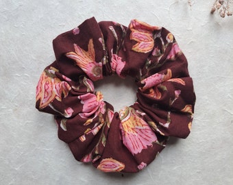 Chouchou, Scrunchie, small knot, Foulchie in Indian cotton fabrics in brown, pink, khaki, orange, white - floral pattern