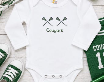 Body de lacrosse bordado personalizado, regalo para baby shower, niño o niña, unisex, deportivo, babero de muselina, bata, bombachos