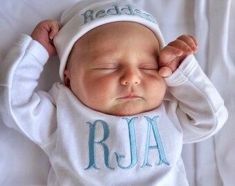 Traje de bebé recién nacido con monograma para volver a casa, mono personalizado para bebé, vestido personalizado para recién nacido, regalo con monograma