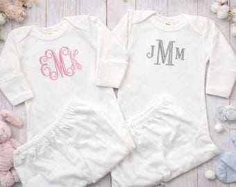 Traje personalizado para bebé que regresa a casa, bata o body para bebé, traje para traer a casa al bebé, niño o niña, regalo personalizado con monograma para recién nacido.