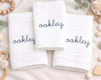 Juego de paños de muselina para eructar con monograma, paños para eructar bordados personalizados, regalo personalizado para baby shower, paños de muselina para eructar unisex.
