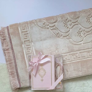 prayer mat, padded mat, quran, koran, kuran, tasbeh, tasbih , ramadan, ramazan, eid, umrah, hajj, islamic gift,  sejadah, seccade, prayer rug