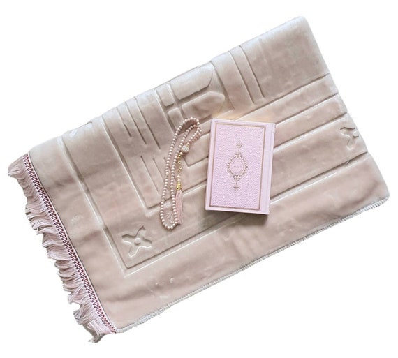 Super Thick Prayer Rug Gift Set: Wide Sejadah Musala, Pearl Tasbeeh
