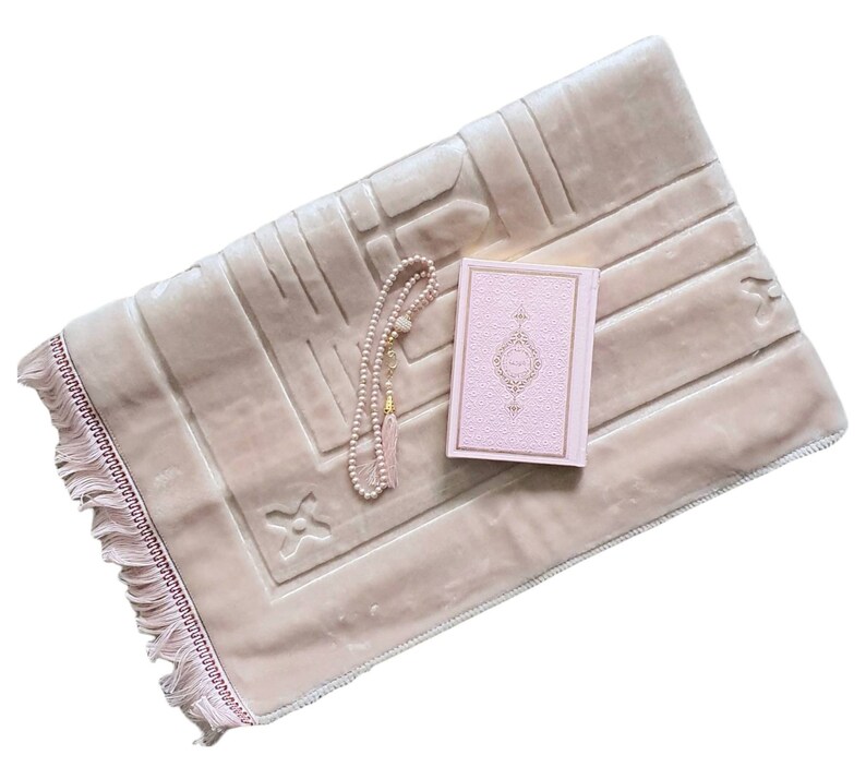 prayer mat, padded mat, quran, koran, kuran, tasbeh, tasbih , ramadan, ramazan, eid, umrah, hajj, islamic gift,  sejadah, seccade, prayer rug
