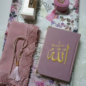 Personalised prayer mat, Customised prayer mat, Personalized prayer rug, Customized prayer rug with quran, Muslim Wedding Gift for Him Her, Ramadan Eid Mubarak Umrah Hajj Islamic Wedding, kuran, kurani kerim, Quran al kareem, mushaf, Prayer rug with name, plain, velvet & single color, personalized prayer rug, Isimli seccade, سجادة مع الاسم , Islamic Gift Set Muslim Gift Islamic Wedding Gift Birthday Gift Umrah Gift,Ameen gift,  Moshaf, Coran