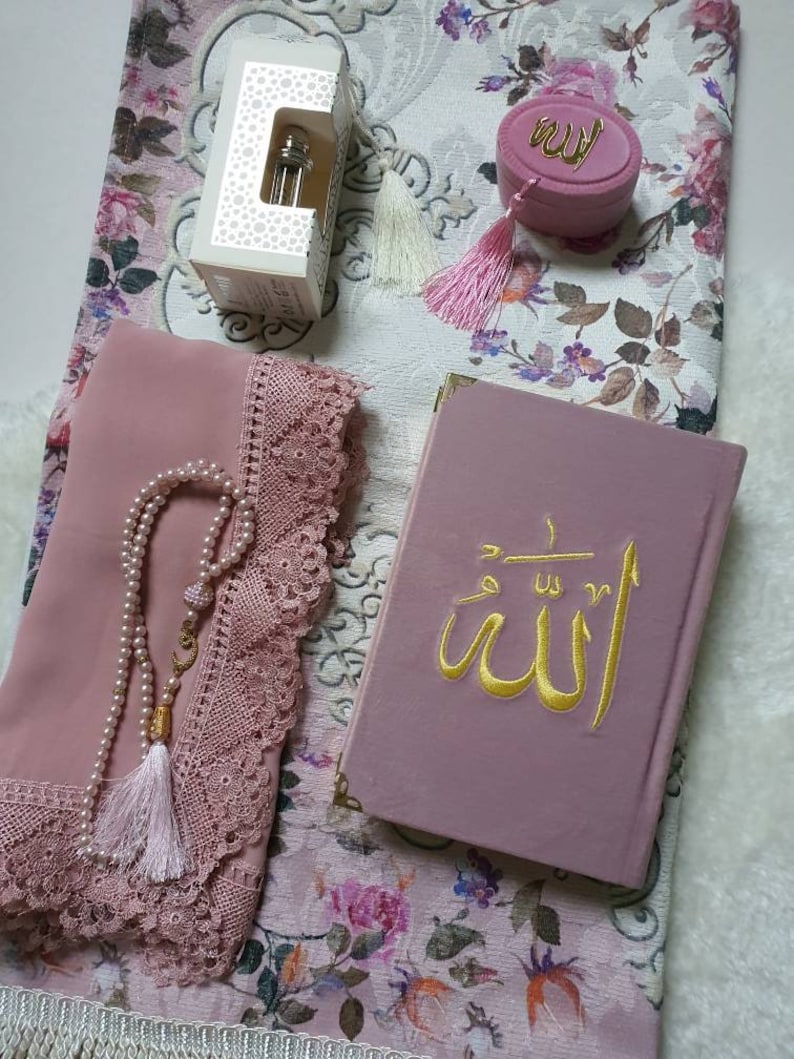 Personalised prayer mat, Customised prayer mat, Personalized prayer rug, Customized prayer rug with quran, Muslim Wedding Gift for Him Her, Ramadan Eid Mubarak Umrah Hajj Islamic Wedding, kuran, kurani kerim, Quran al kareem, mushaf, Prayer rug with name, plain, velvet & single color, personalized prayer rug, Isimli seccade, سجادة مع الاسم , Islamic Gift Set Muslim Gift Islamic Wedding Gift Birthday Gift Umrah Gift,Ameen gift,  Moshaf, Coran