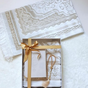 Personalised prayer mat, Customised prayer mat, Personalized prayer rug, Customized prayer rug with quran, Muslim Wedding Gift for Him Her, Ramadan Eid Mubarak Umrah Hajj Islamic Wedding, kuran, kurani kerim, Quran al kareem, mushaf, Prayer rug with name, plain, velvet & single color, personalized prayer rug, Isimli seccade, سجادة مع الاسم , Islamic Gift Set Muslim Gift Islamic Wedding Gift Birthday Gift Umrah Gift,Ameen gift,  Moshaf, Coran