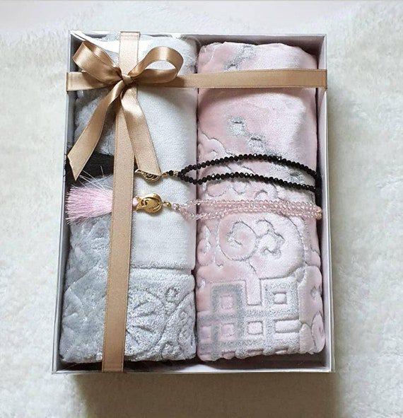 Personalized Couples Prayer Rug Set | Velvet Islamic Gift