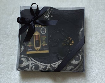 Cadeauset islamitisch gebed: katoenen reismat, gebreide muts, oud